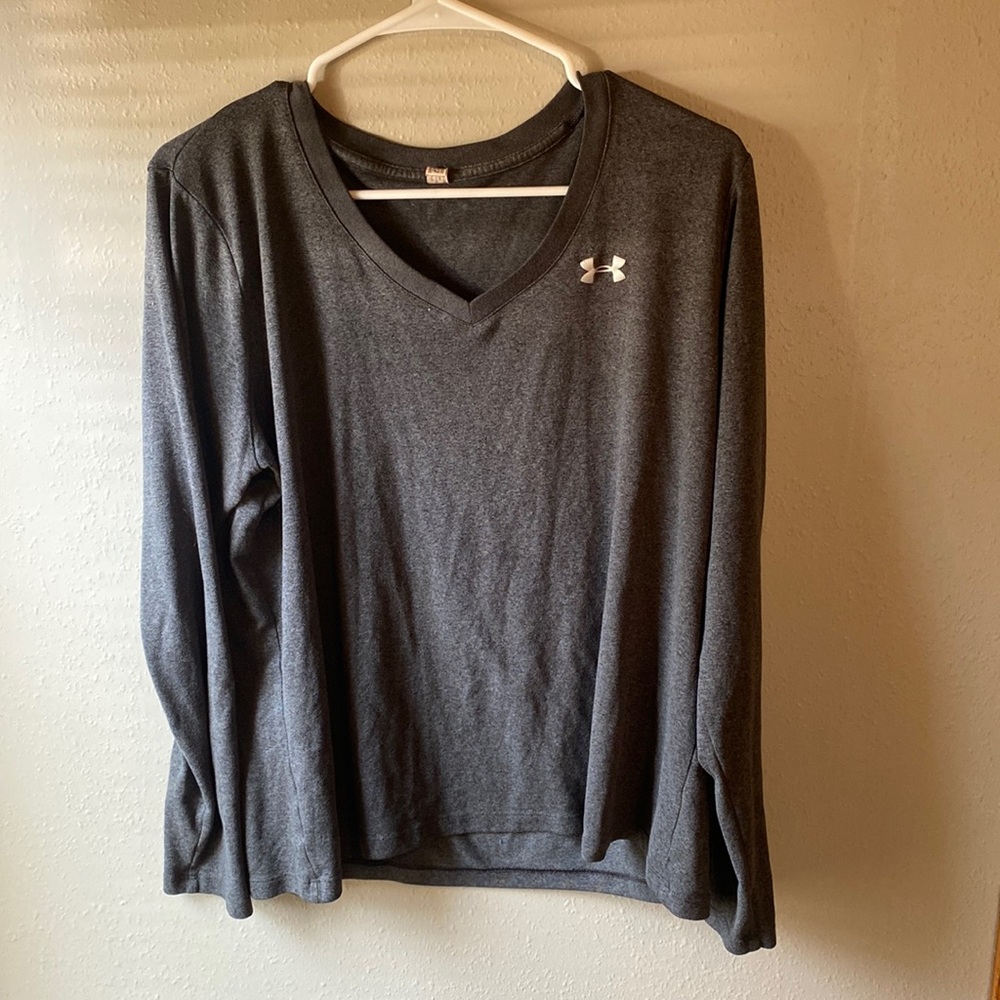 Long sleeve sports shirt
